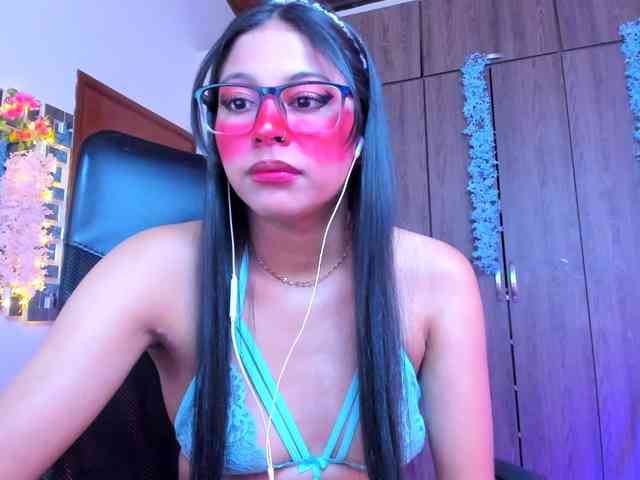 ALYSSON18 webcam