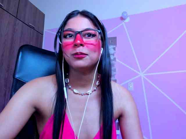 ALYSSON18 webcam
