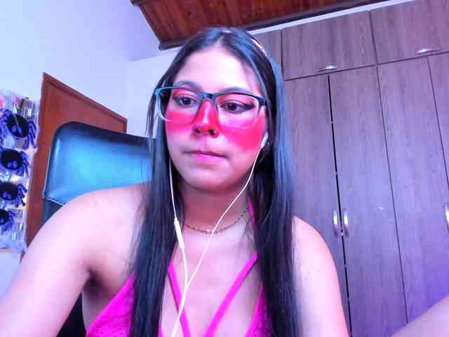 ALYSSON18 webcam