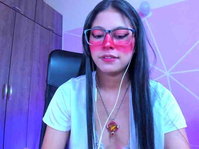 ALYSSON18 webcam