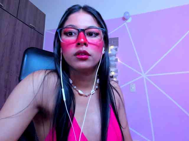 ALYSSON18 webcam