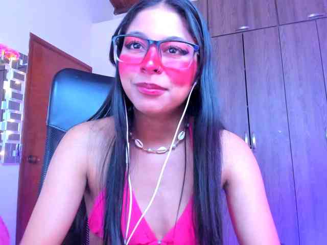 ALYSSON18 webcam