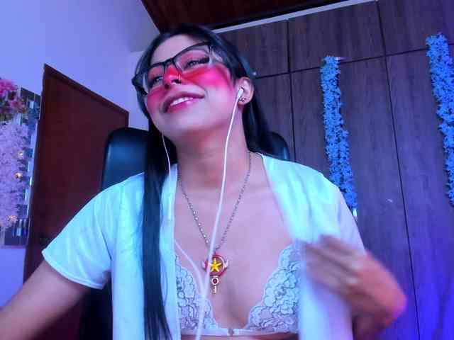 ALYSSON18 webcam