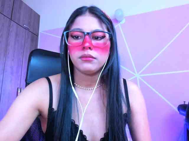 ALYSSON18 webcam