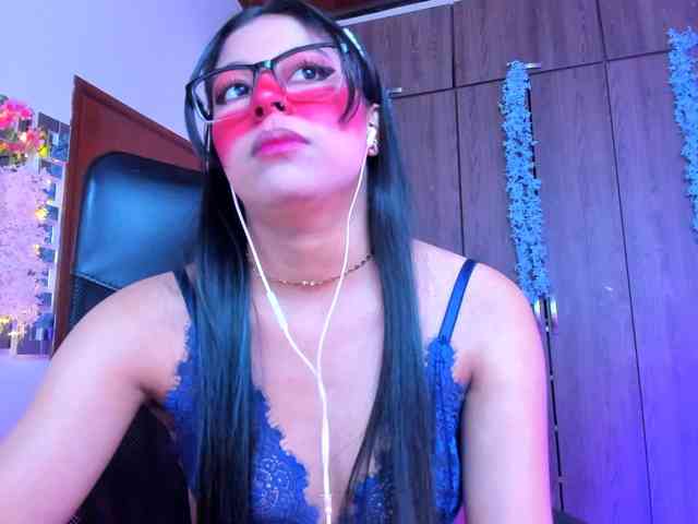 ALYSSON18 webcam