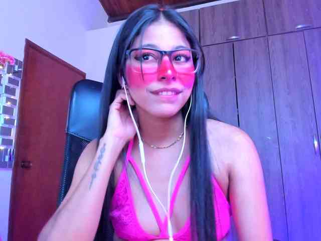ALYSSON18 webcam