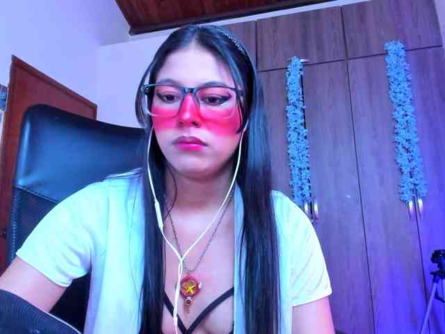 ALYSSON18 webcam