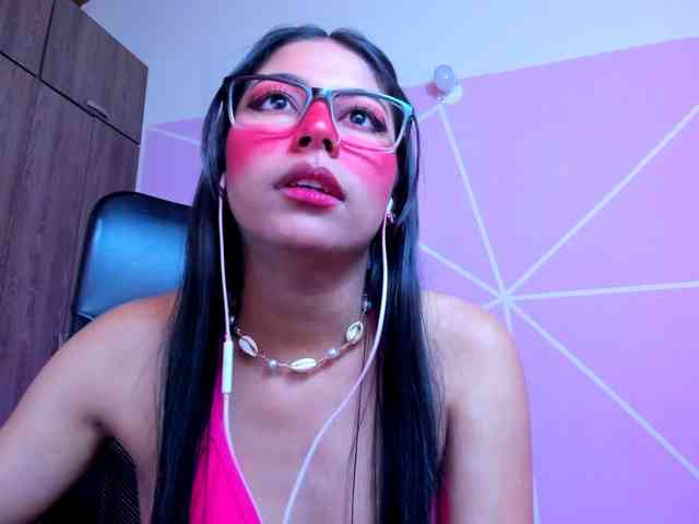 ALYSSON18 webcam