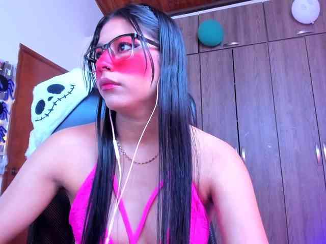 ALYSSON18 webcam