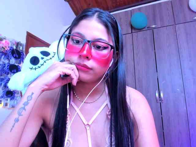 ALYSSON18 webcam