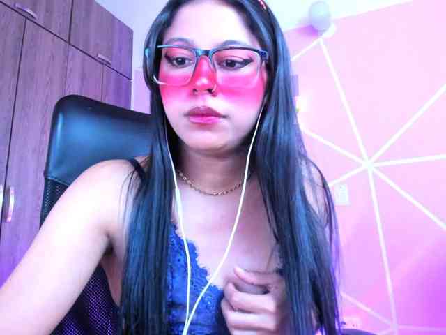 ALYSSON18 webcam