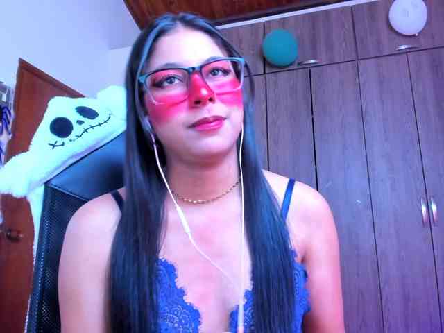 ALYSSON18 webcam