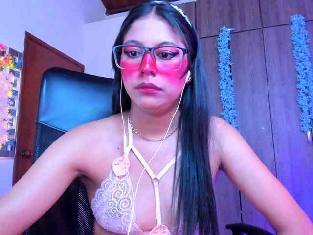 ALYSSON18 webcam
