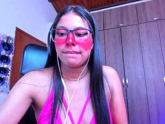 ALYSSON18 webcam