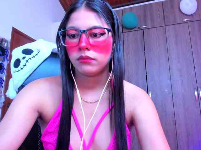 ALYSSON18 webcam