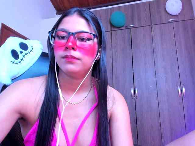 ALYSSON18 webcam
