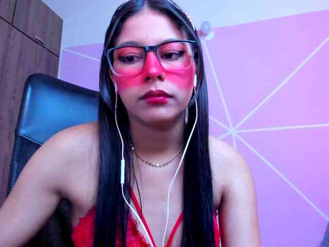 ALYSSON18 webcam