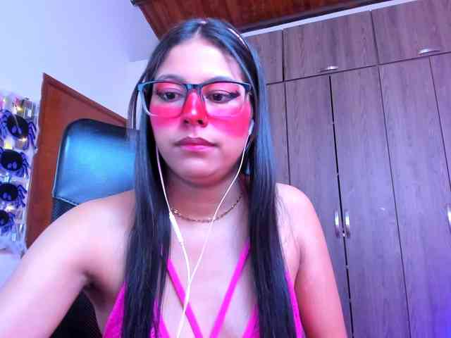 ALYSSON18 webcam