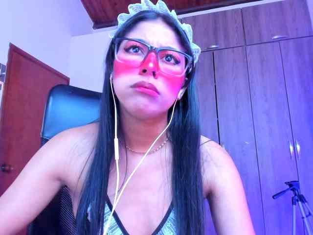 ALYSSON18 webcam