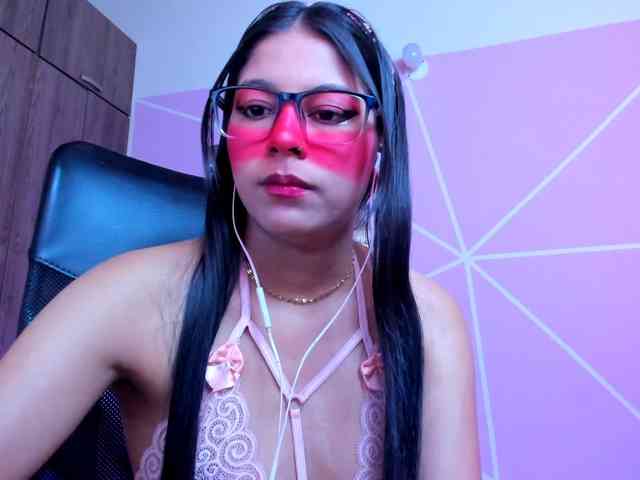 ALYSSON18 webcam