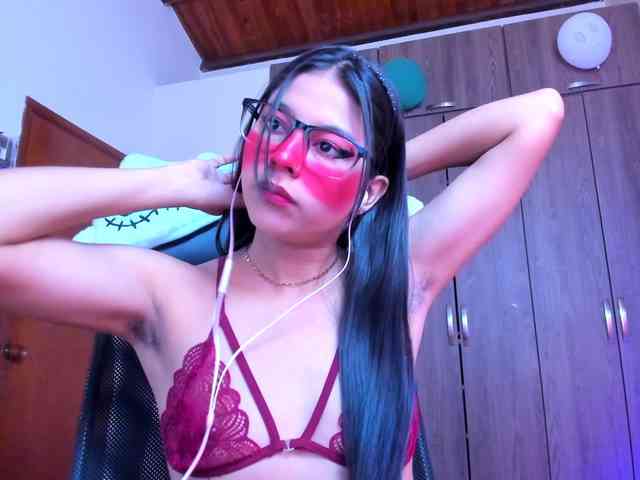 ALYSSON18 webcam