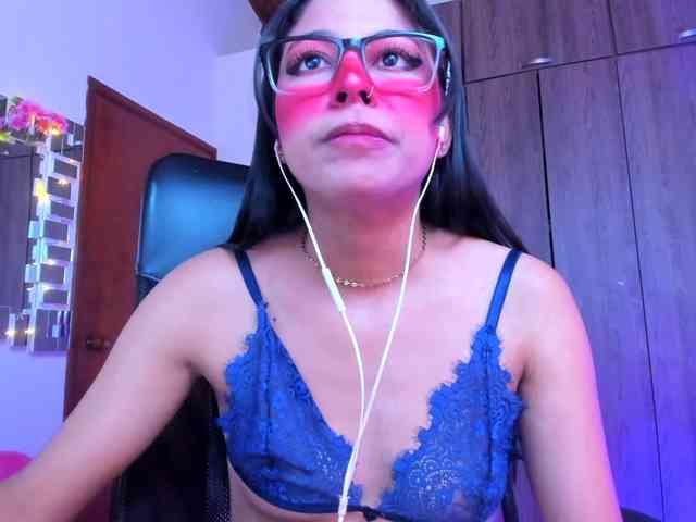ALYSSON18 webcam