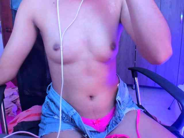 ALYSSON18 webcam
