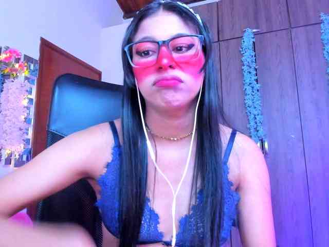 ALYSSON18 webcam