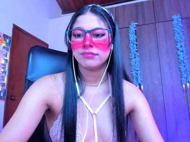 ALYSSON18 webcam