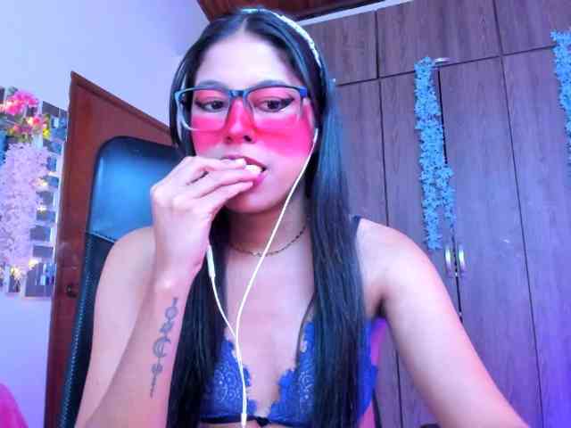 ALYSSON18 webcam