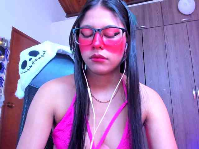 ALYSSON18 webcam