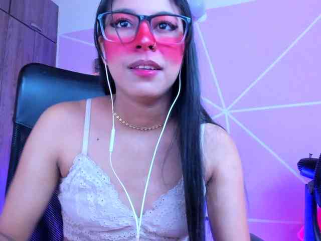 ALYSSON18 webcam