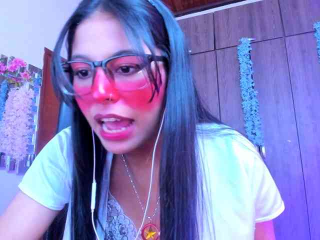 ALYSSON18 webcam