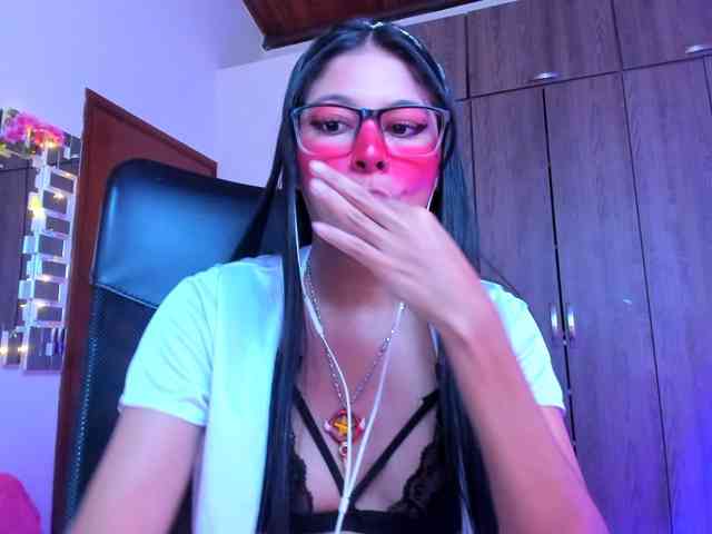 ALYSSON18 webcam