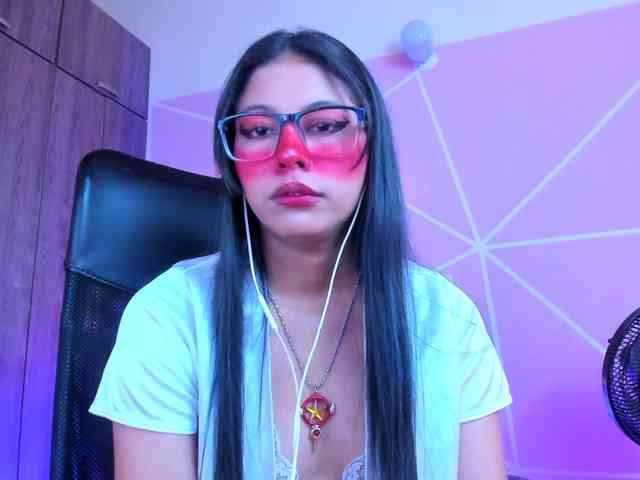 ALYSSON18 webcam
