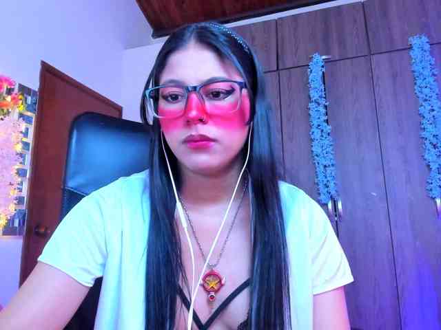 ALYSSON18 webcam