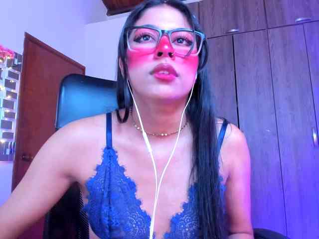 ALYSSON18 webcam