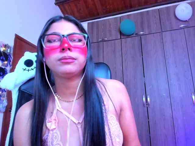 ALYSSON18 webcam