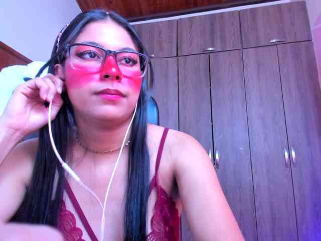 ALYSSON18 webcam