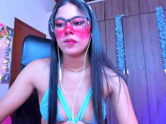 ALYSSON18 webcam
