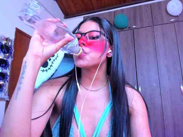 ALYSSON18 webcam