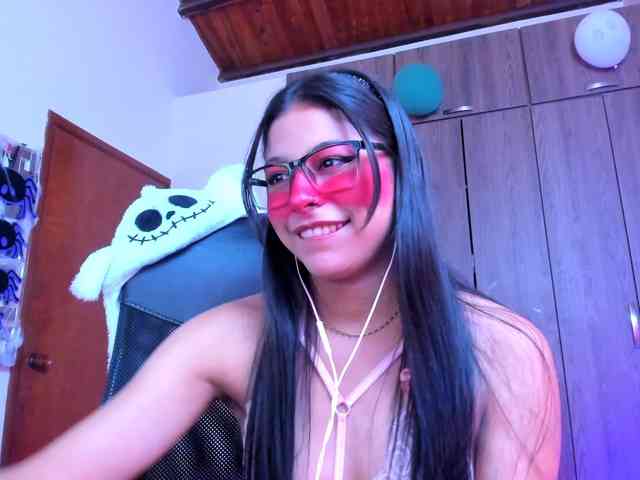 ALYSSON18 webcam