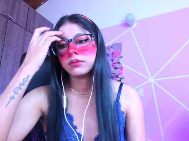 ALYSSON18 webcam