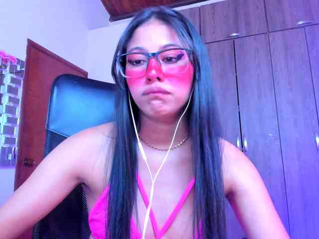 ALYSSON18 webcam