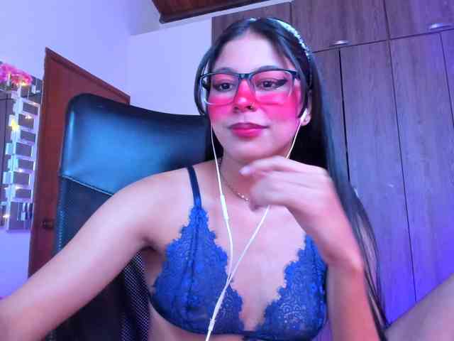 ALYSSON18 webcam