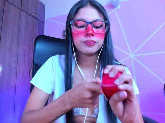 ALYSSON18 webcam