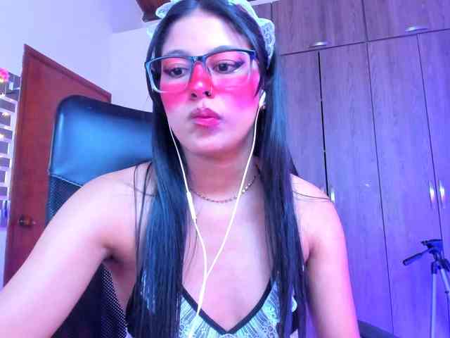 ALYSSON18 webcam