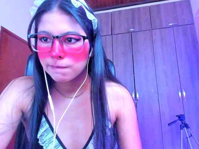 ALYSSON18 webcam
