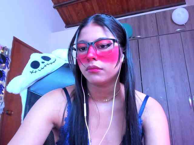 ALYSSON18 webcam