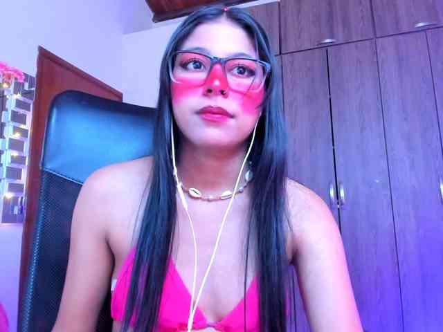 ALYSSON18 webcam